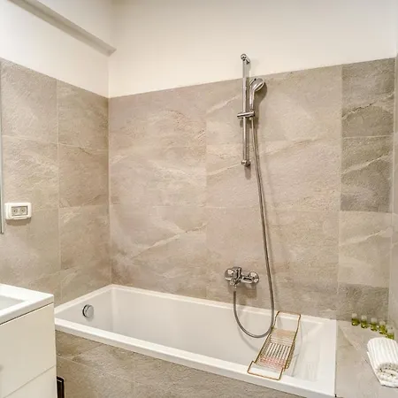 Center Haven: 1br In Union Plaza Building * Bucharest