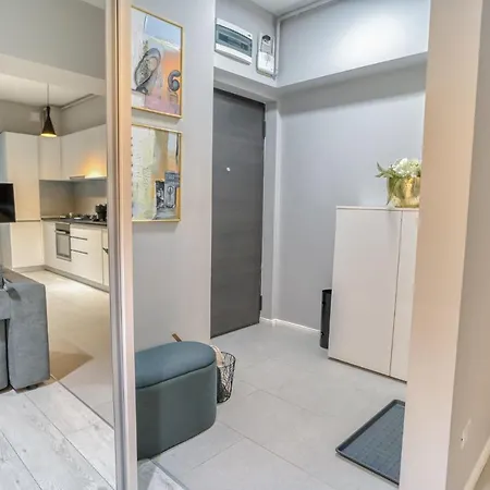 Apartment Center Haven: 1br In Union Plaza Building Bucharest