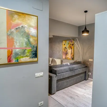 Center Haven: 1br In Union Plaza Building דירה