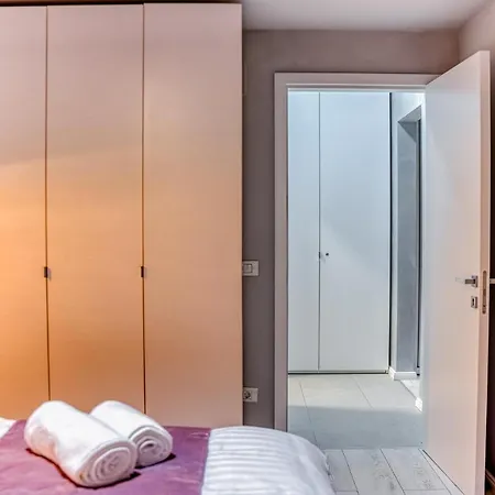 Center Haven: 1br In Union Plaza Building * בוקרשט