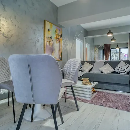 Center Haven: 1br In Union Plaza Building דירה